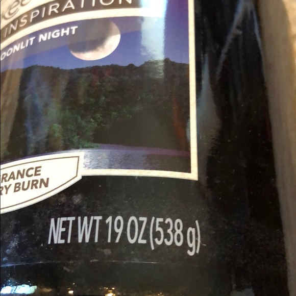 NWT Yankee Candle 19oz Large Candle - Picture 2 of 4